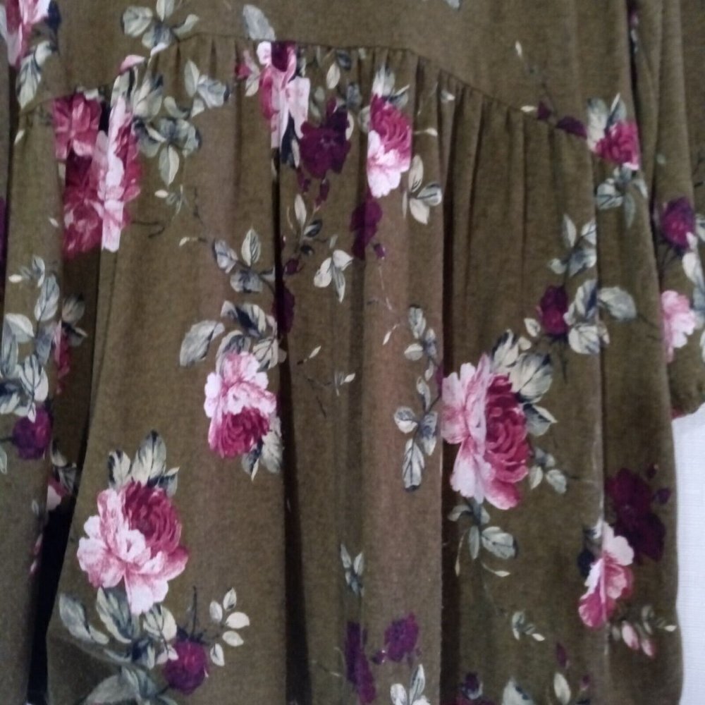 First Love Women's Top Green Roses Medium M USA - Picture 2 of 5